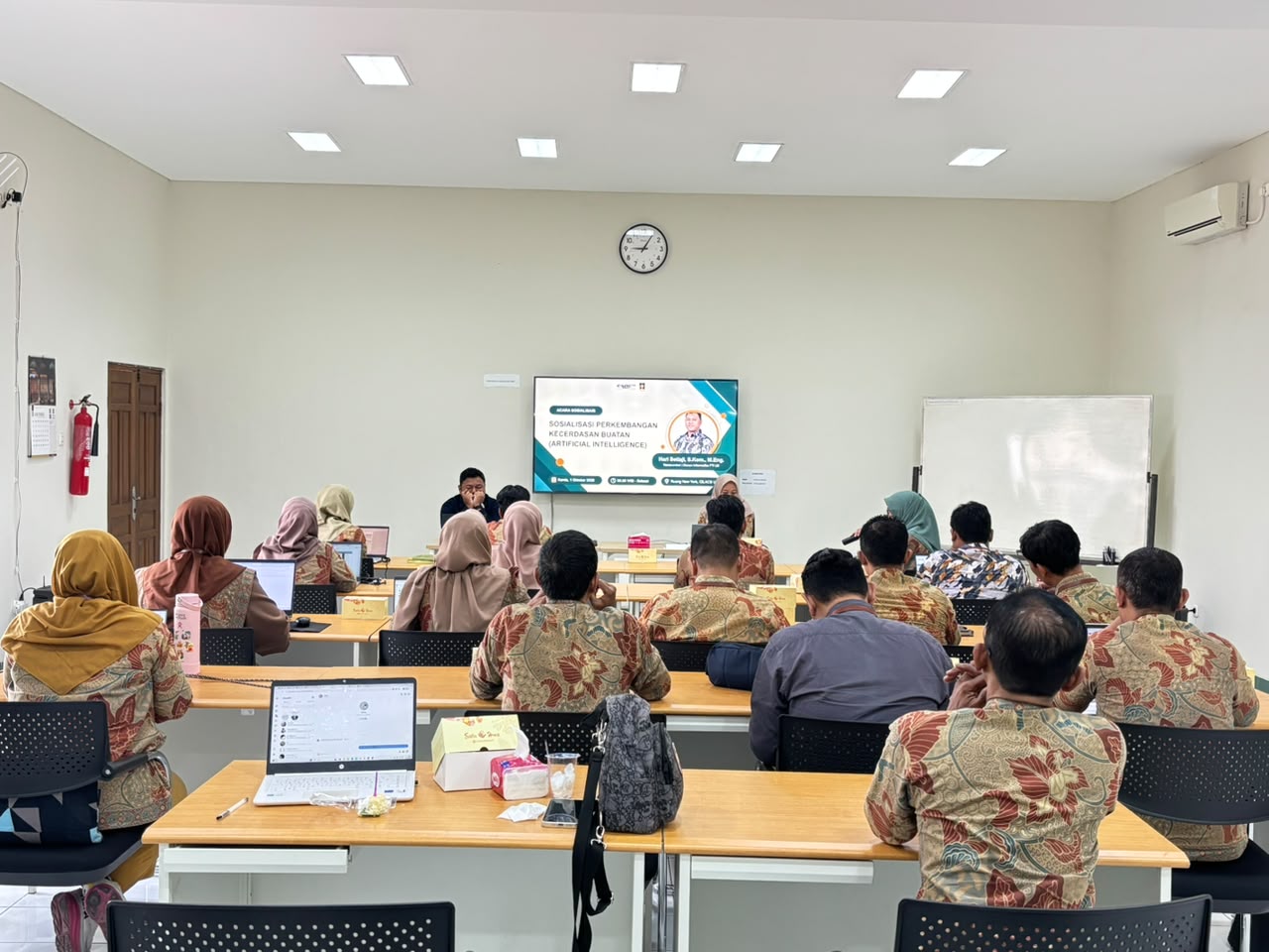 Pelatihan AI bagi staf dan manajmene Cilacs UII